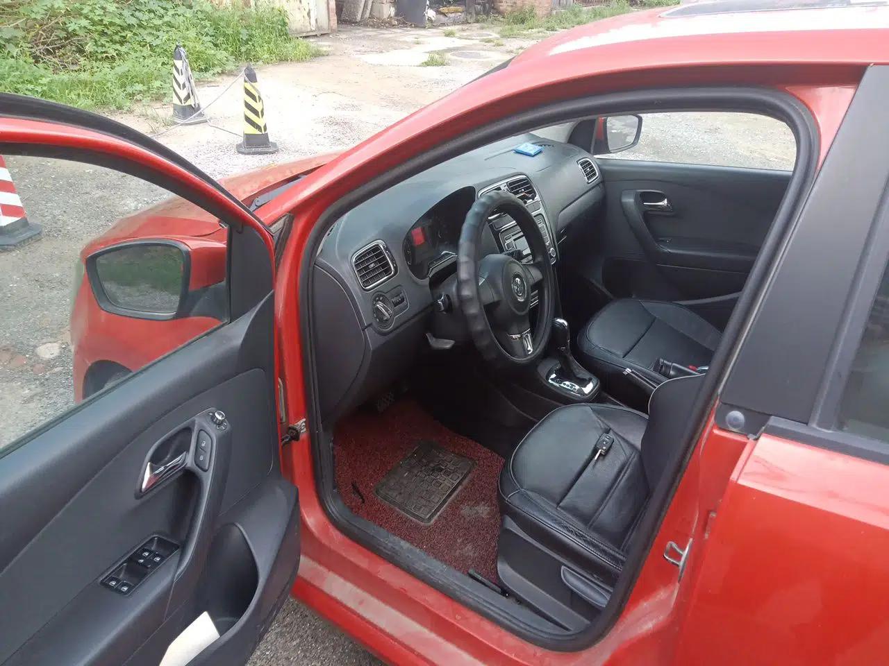 Volkswagen Polo 2011 1.6L Automatic ZhiKu Edition — миниатюра 16