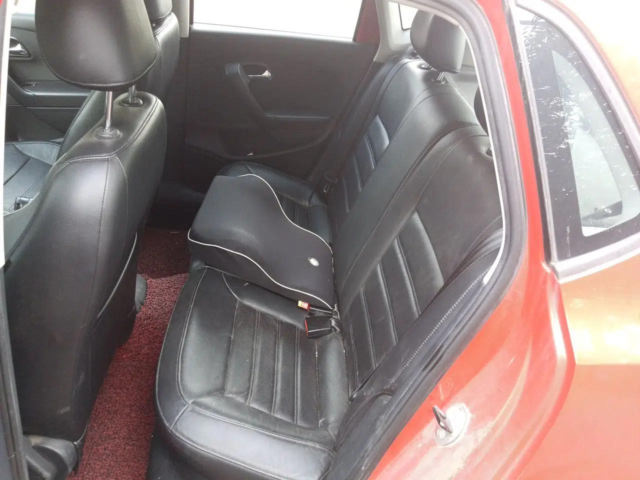 Volkswagen Polo 2011 1.6L Automatic ZhiKu Edition — миниатюра 17