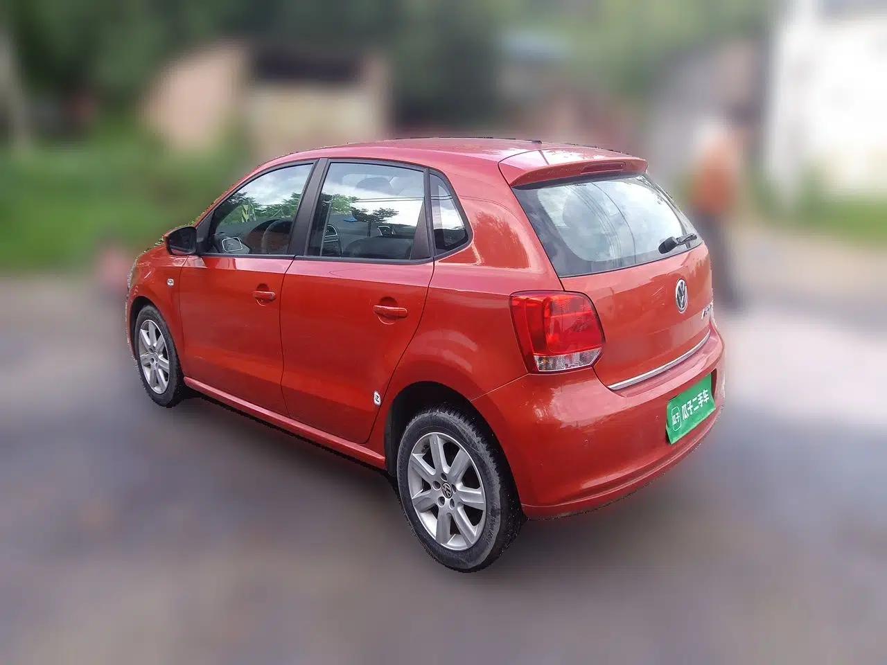 Volkswagen Polo 2011 1.6L Automatic ZhiKu Edition — миниатюра 4