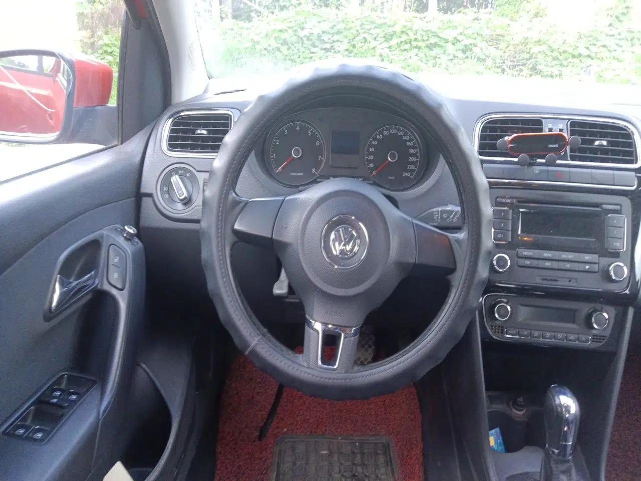 Volkswagen Polo 2011 1.6L Automatic ZhiKu Edition — миниатюра 10