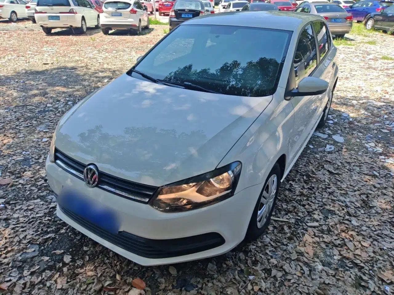 Volkswagen Polo 2016 1.4L Manual Fashion Model — миниатюра 1