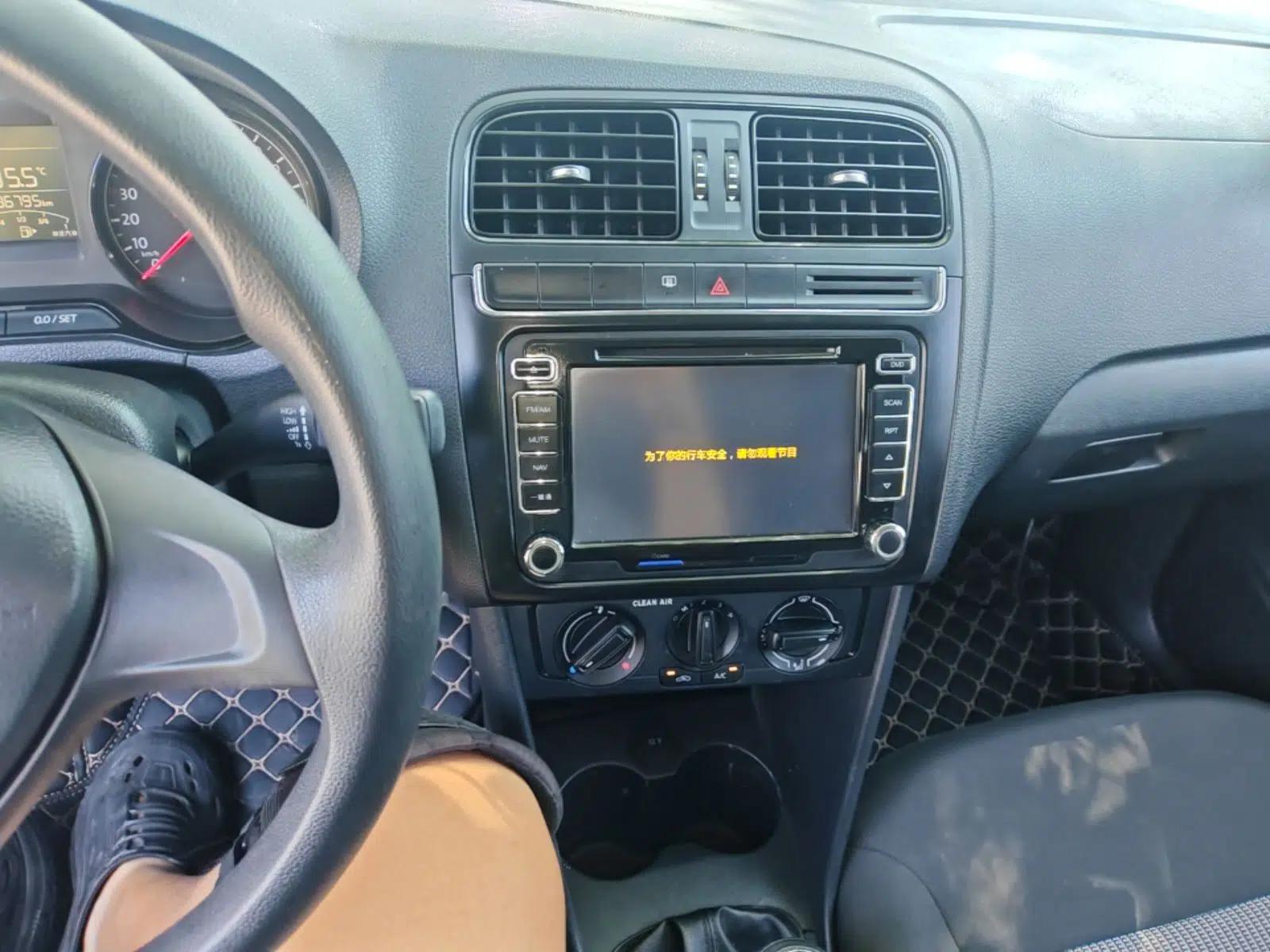 Volkswagen Polo 2016 1.4L Manual Fashion Model — миниатюра 15