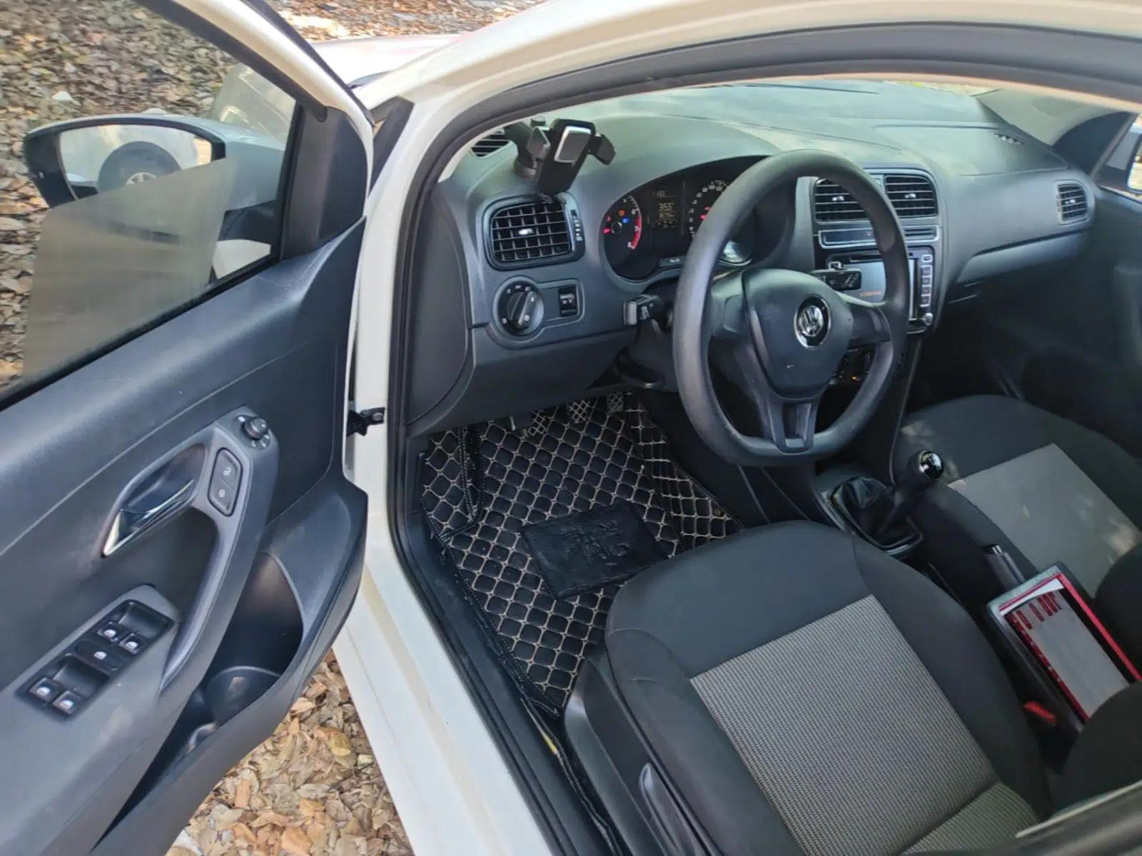 Volkswagen Polo 2016 1.4L Manual Fashion Model — миниатюра 18