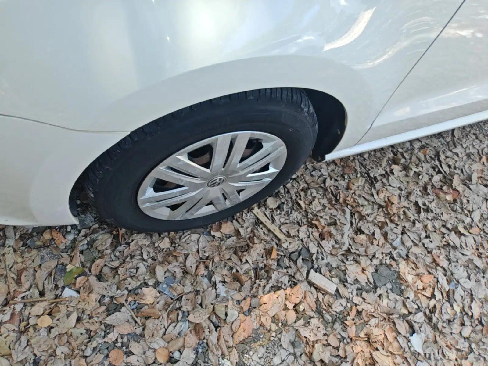 Volkswagen Polo 2016 1.4L Manual Fashion Model — миниатюра 10