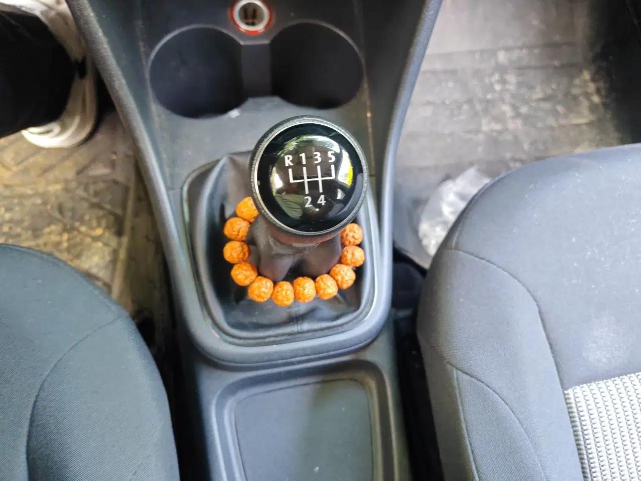 Volkswagen Polo 2014 1.4L Manual Fashion Edition — миниатюра 14