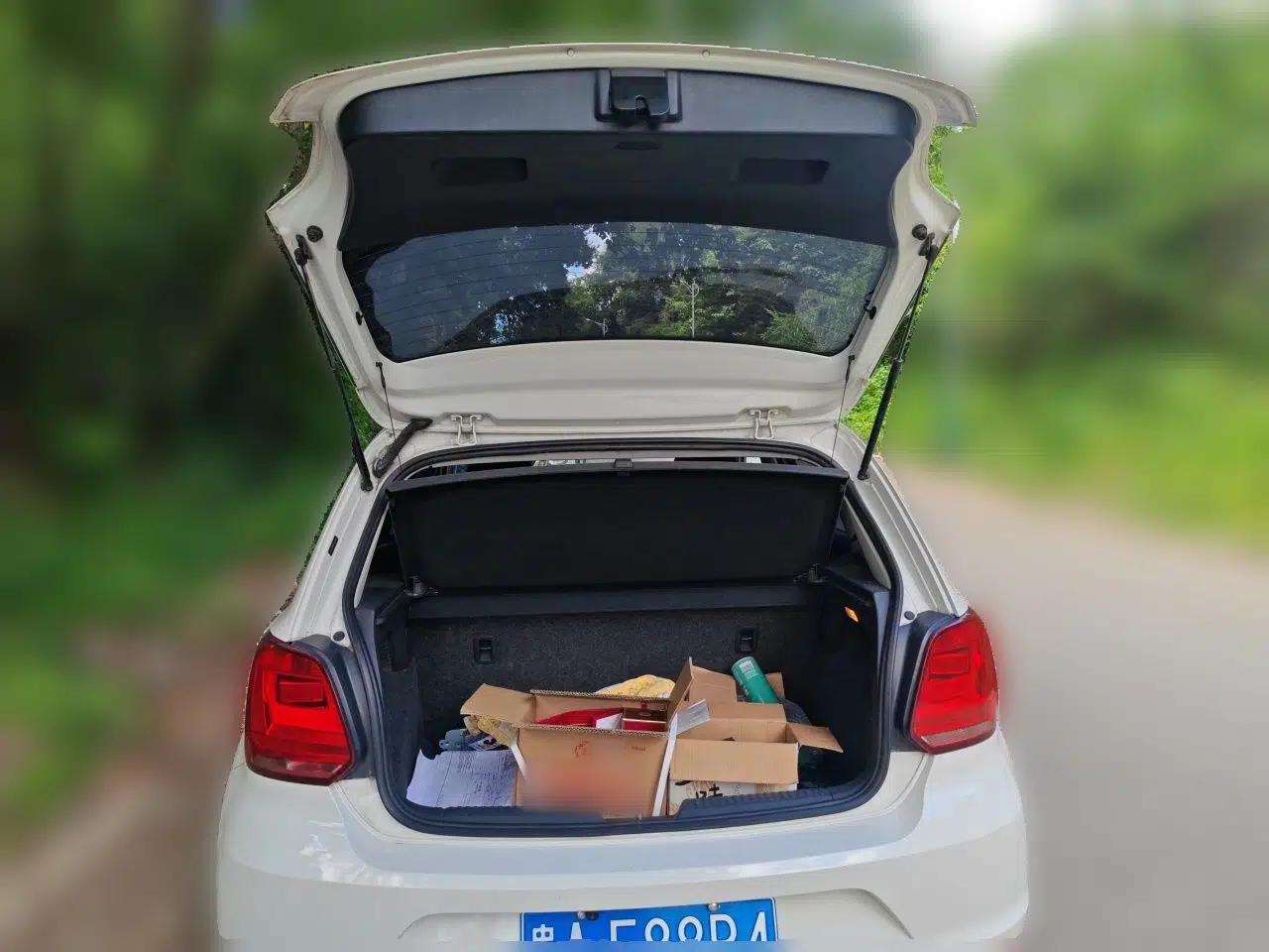 Volkswagen Polo 2014 1.4L Manual Fashion Edition — миниатюра 19