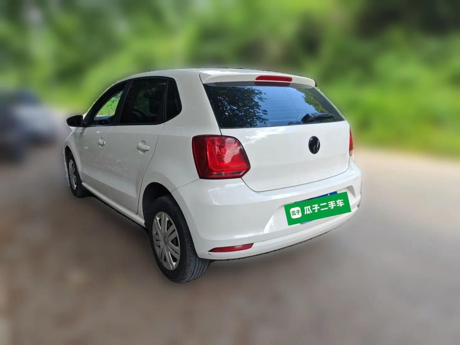 Volkswagen Polo 2014 1.4L Manual Fashion Edition — миниатюра 4