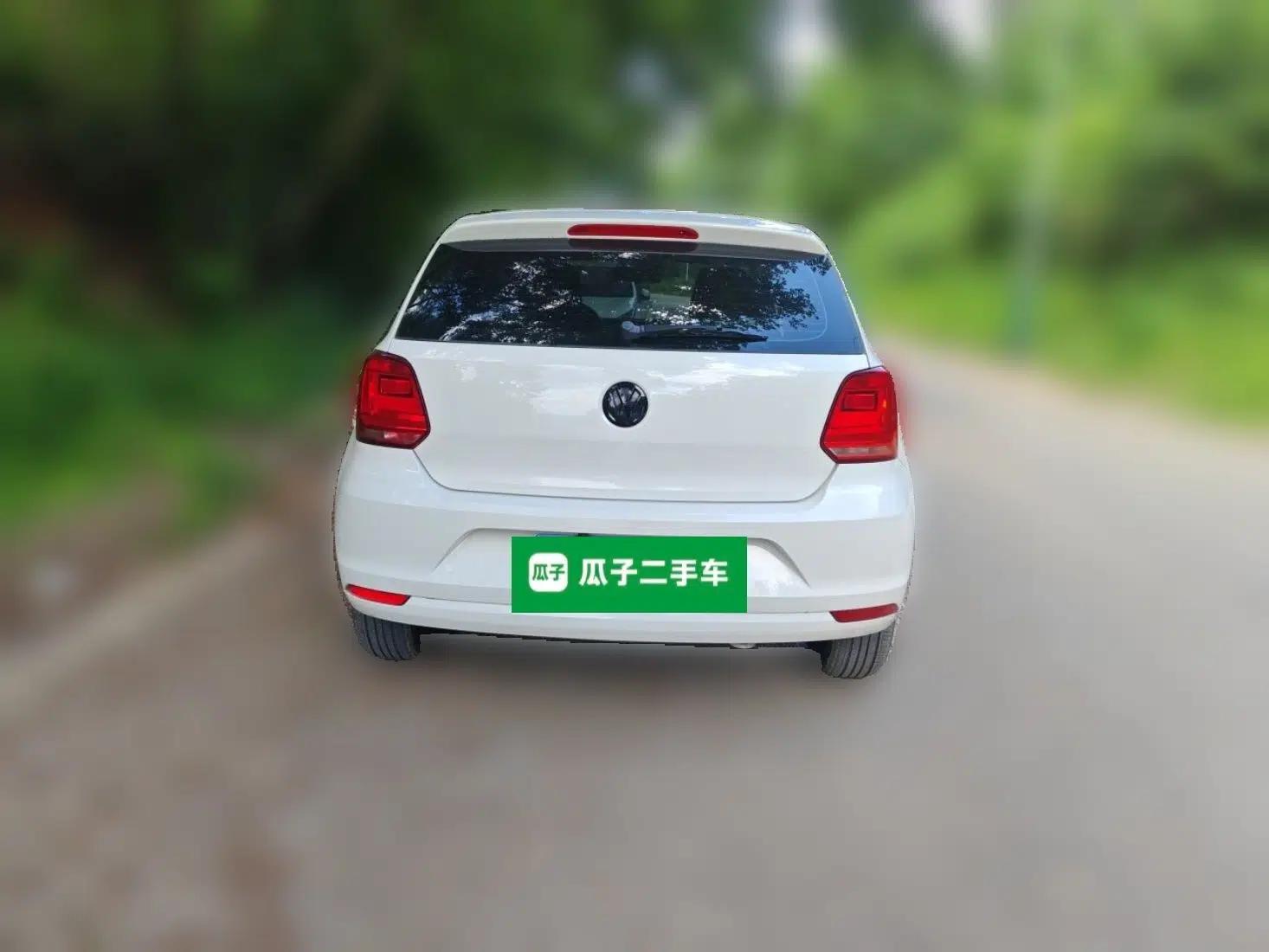 Volkswagen Polo 2014 1.4L Manual Fashion Edition — миниатюра 5