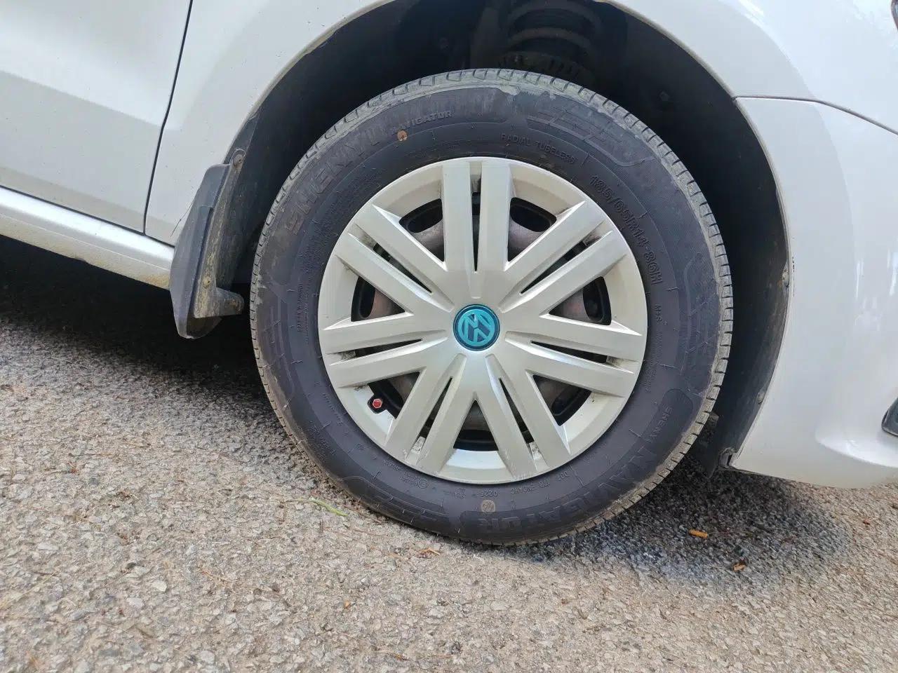 Volkswagen Polo 2014 1.4L Manual Fashion Edition — миниатюра 8