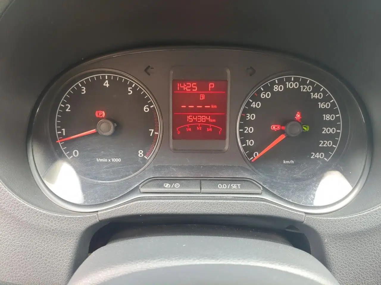 Volkswagen Polo 2013 1.6L Automatic Comfort Edition — миниатюра 11