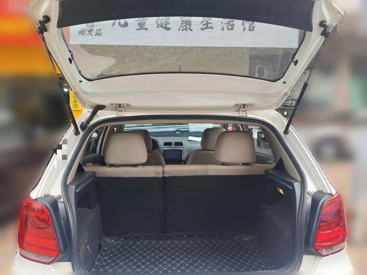 Volkswagen Polo 2013 1.6L Automatic Comfort Edition — миниатюра 19