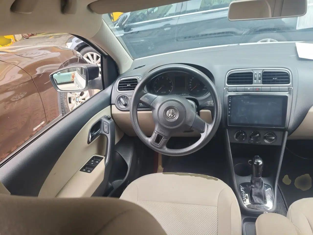 Volkswagen Polo 2013 1.6L Automatic Comfort Edition — миниатюра 10