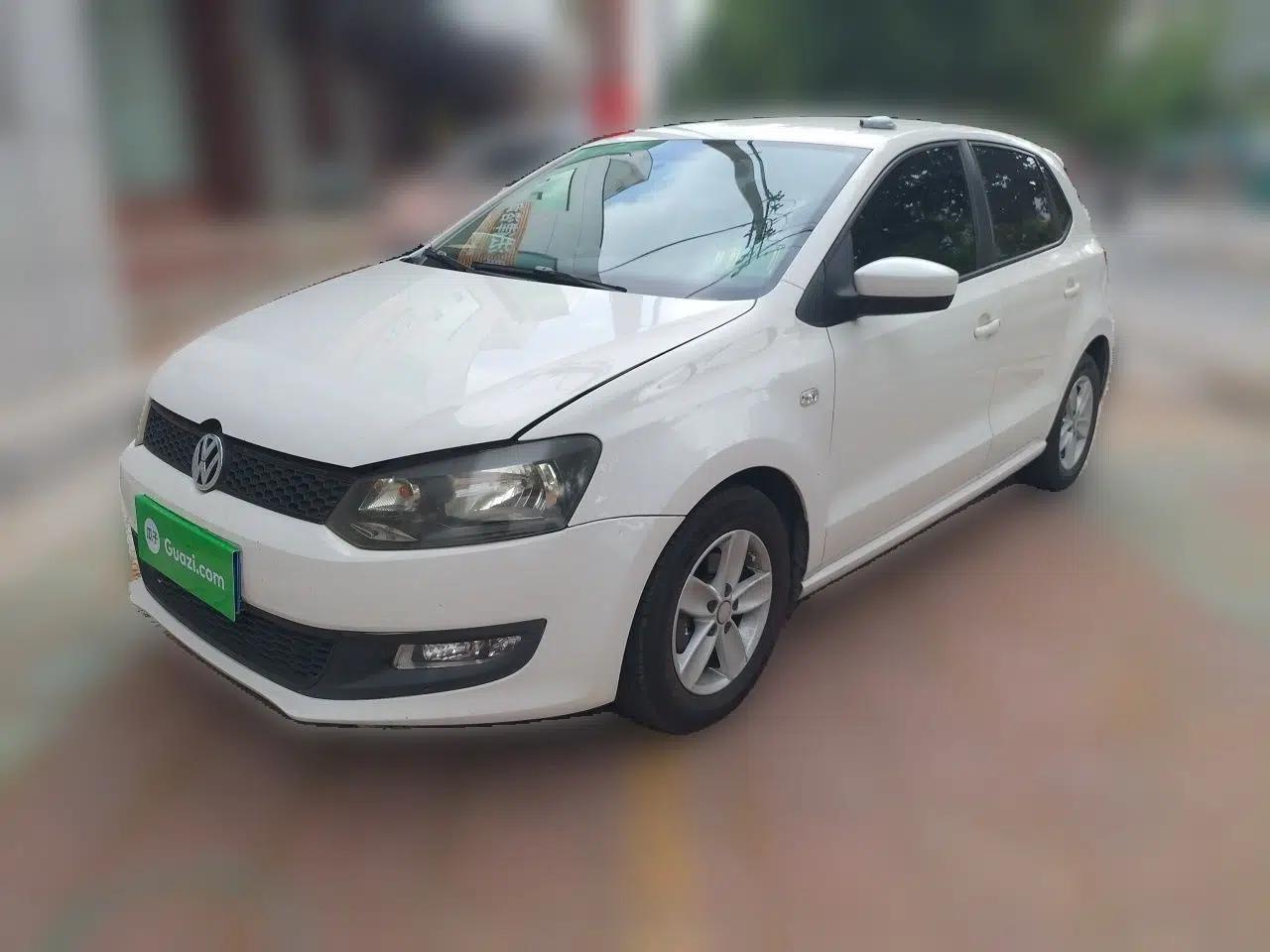 Volkswagen Polo 2013 1.4L Manual Fashion Edition — миниатюра 1