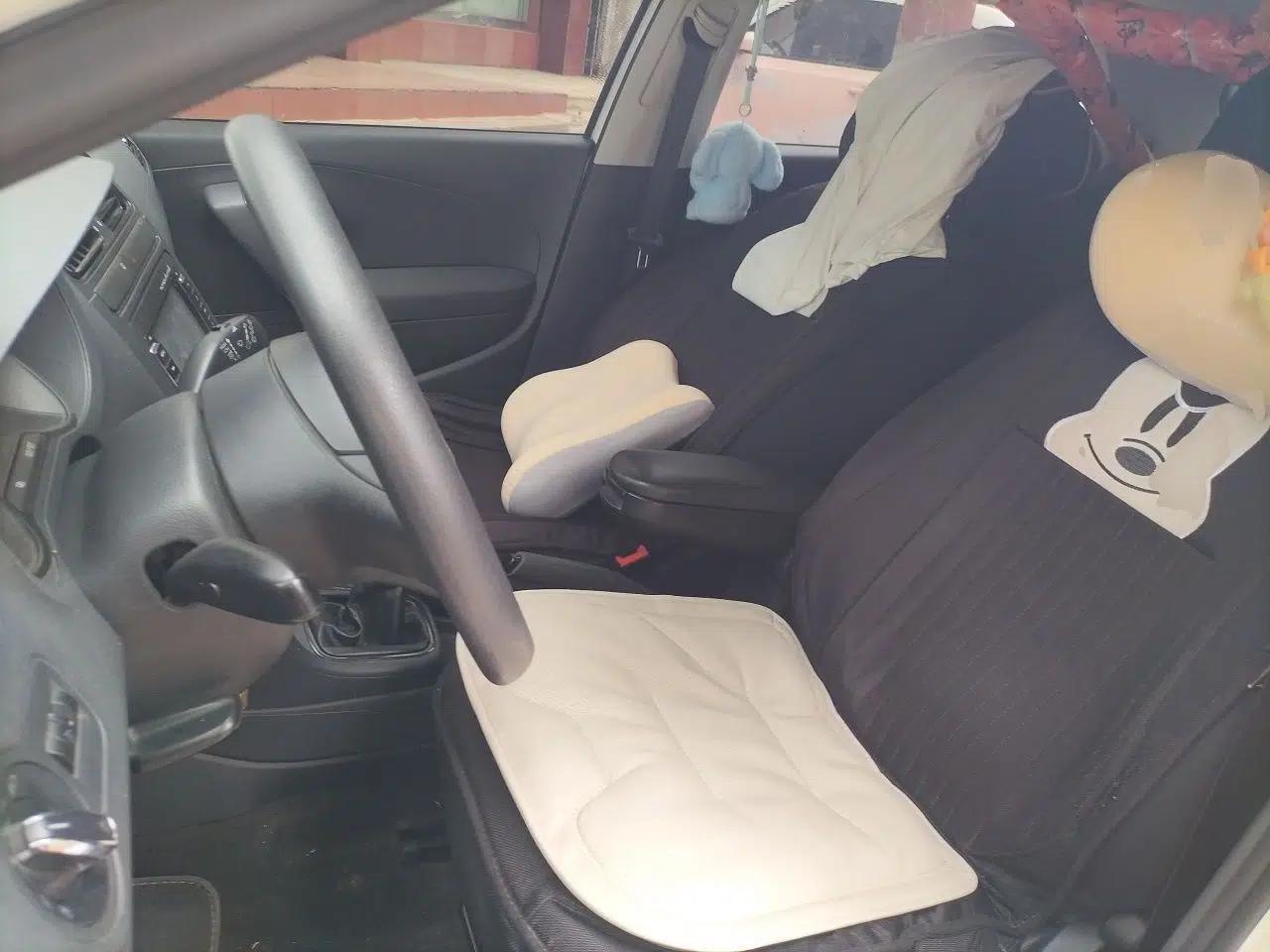 Volkswagen Polo 2013 1.4L Manual Fashion Edition — миниатюра 15