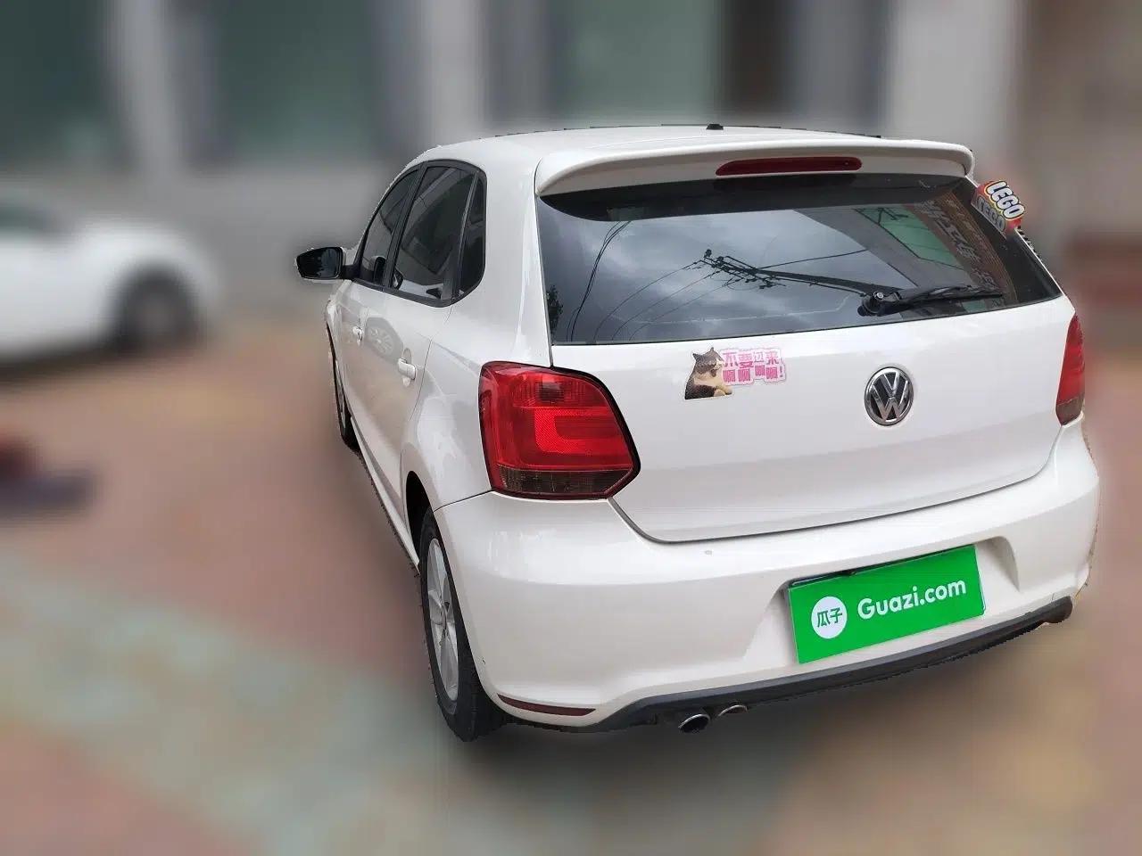 Volkswagen Polo 2013 1.4L Manual Fashion Edition — миниатюра 4