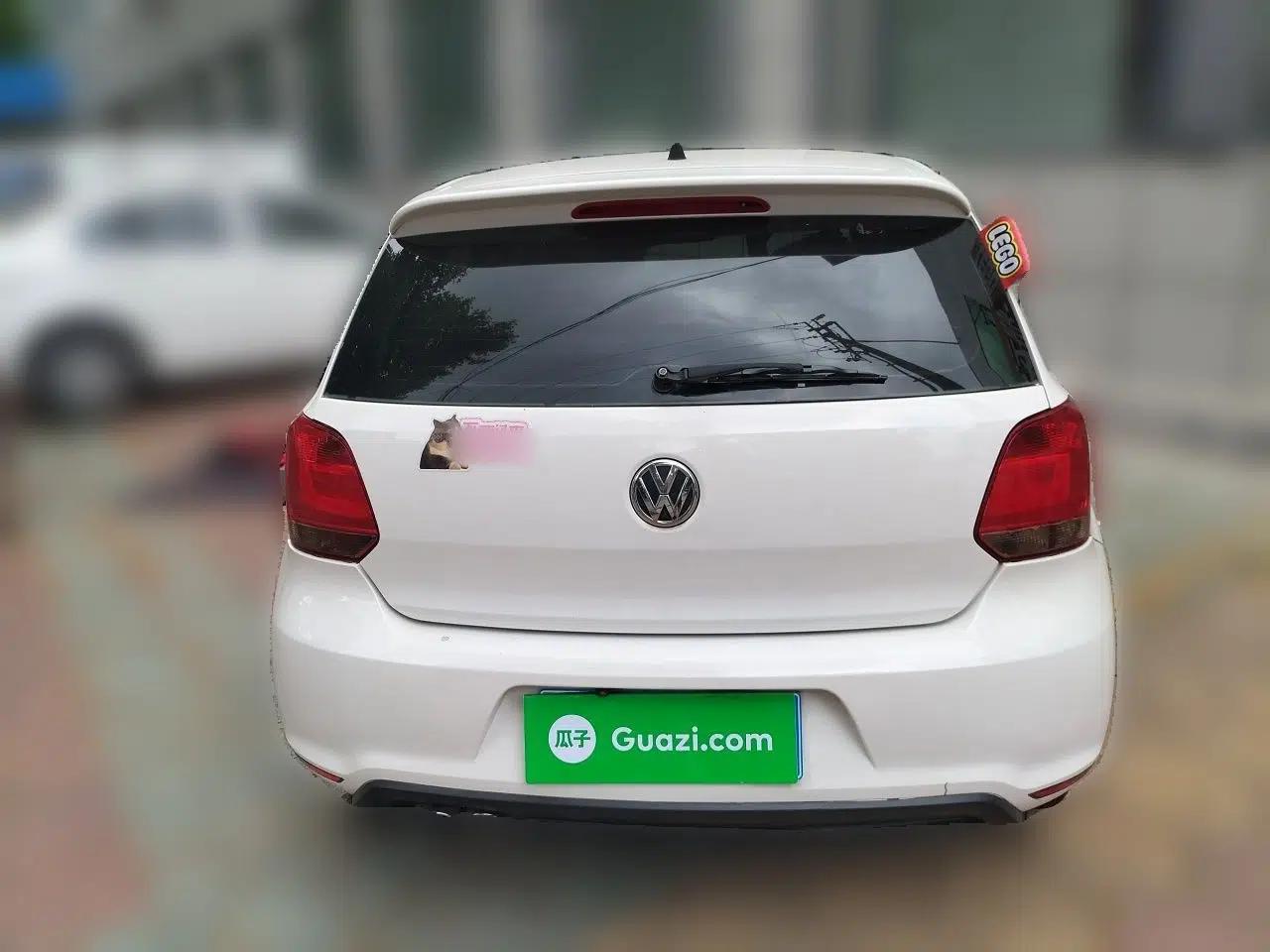 Volkswagen Polo 2013 1.4L Manual Fashion Edition — миниатюра 5