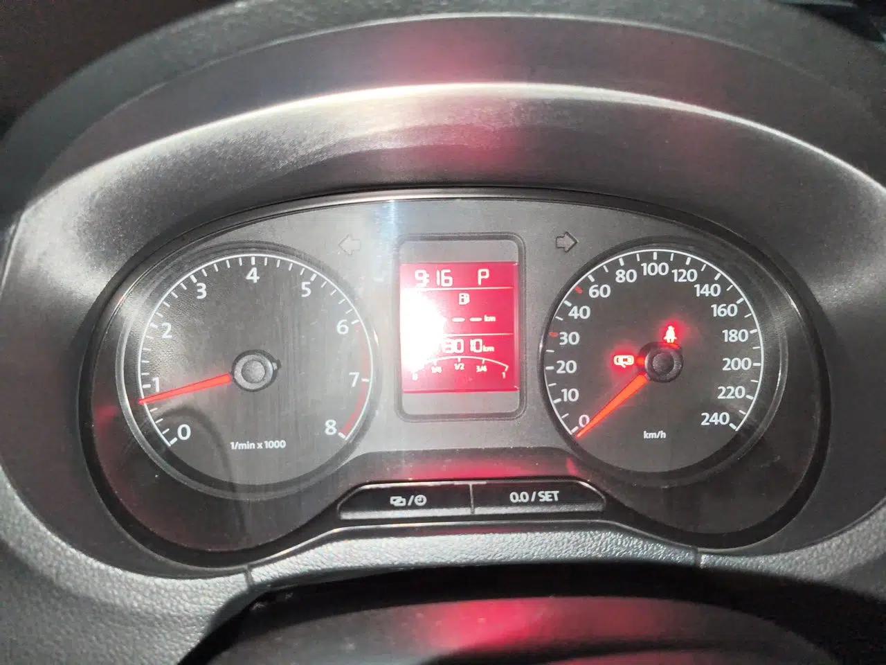 Volkswagen Polo 2013 1.4L Automatic Comfort Edition — миниатюра 11