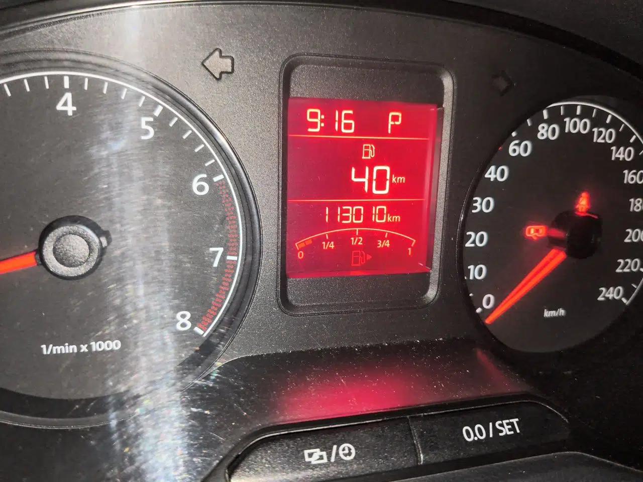Volkswagen Polo 2013 1.4L Automatic Comfort Edition — миниатюра 12
