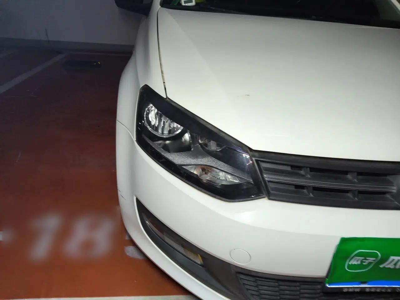 Volkswagen Polo 2013 1.4L Automatic Comfort Edition — миниатюра 7