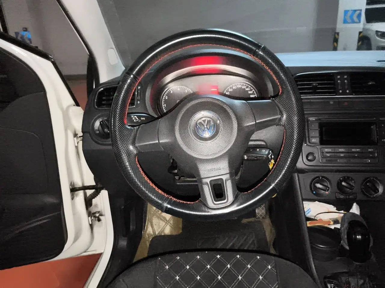 Volkswagen Polo 2013 1.4L Automatic Comfort Edition — миниатюра 10