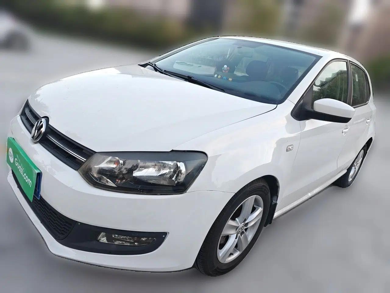 Volkswagen Polo 2011 1.6L Automatic ZhiKu Edition — миниатюра 1