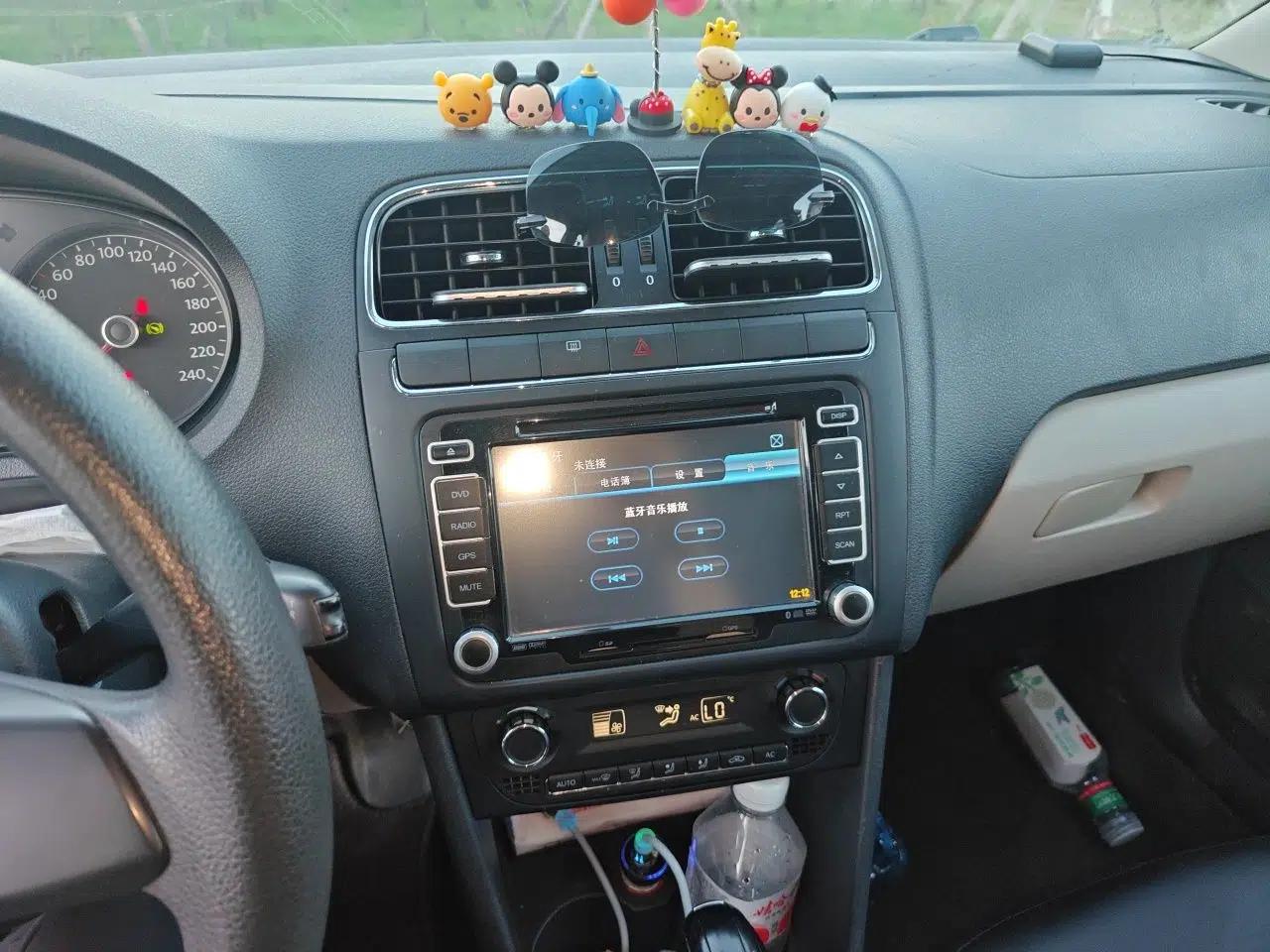 Volkswagen Polo 2011 1.6L Automatic ZhiKu Edition — миниатюра 13