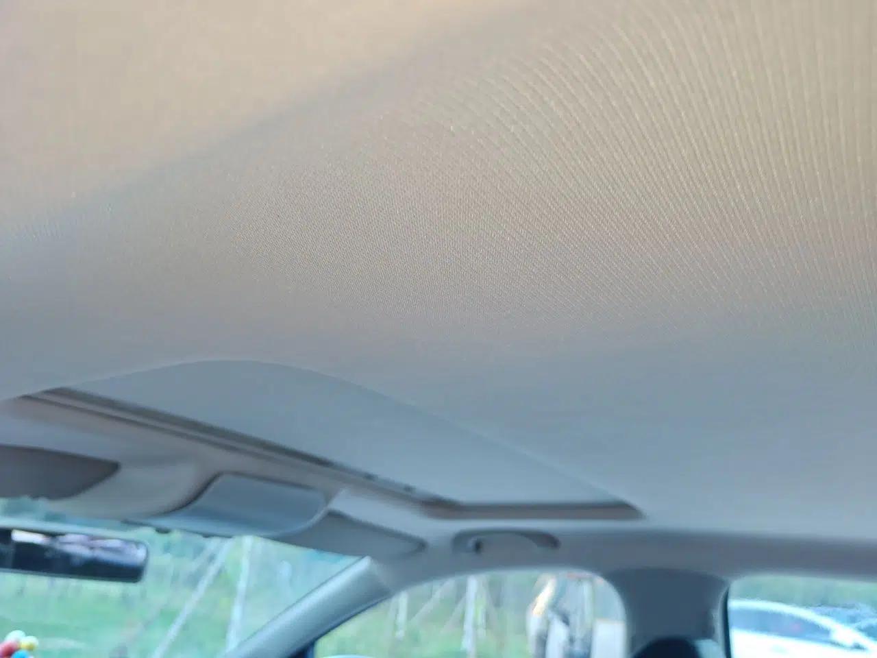 Volkswagen Polo 2011 1.6L Automatic ZhiKu Edition — миниатюра 18