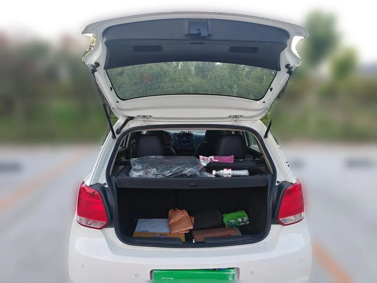 Volkswagen Polo 2011 1.6L Automatic ZhiKu Edition — миниатюра 19