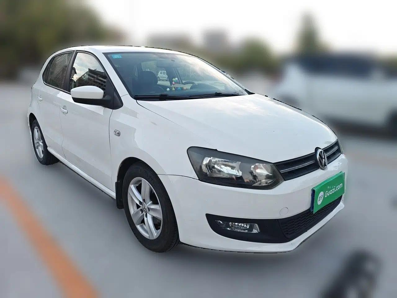Volkswagen Polo 2011 1.6L Automatic ZhiKu Edition — миниатюра 3