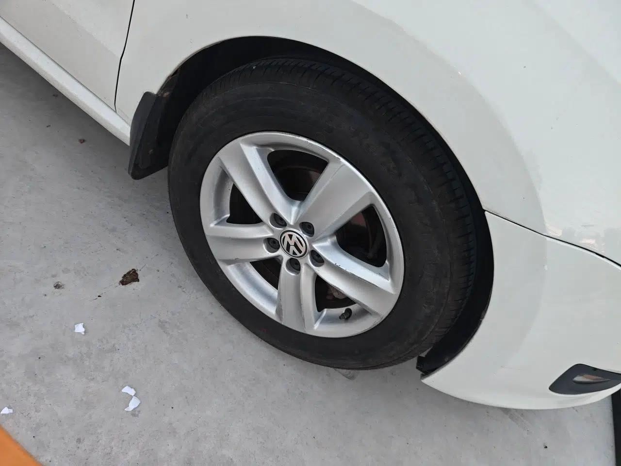 Volkswagen Polo 2011 1.6L Automatic ZhiKu Edition — миниатюра 8