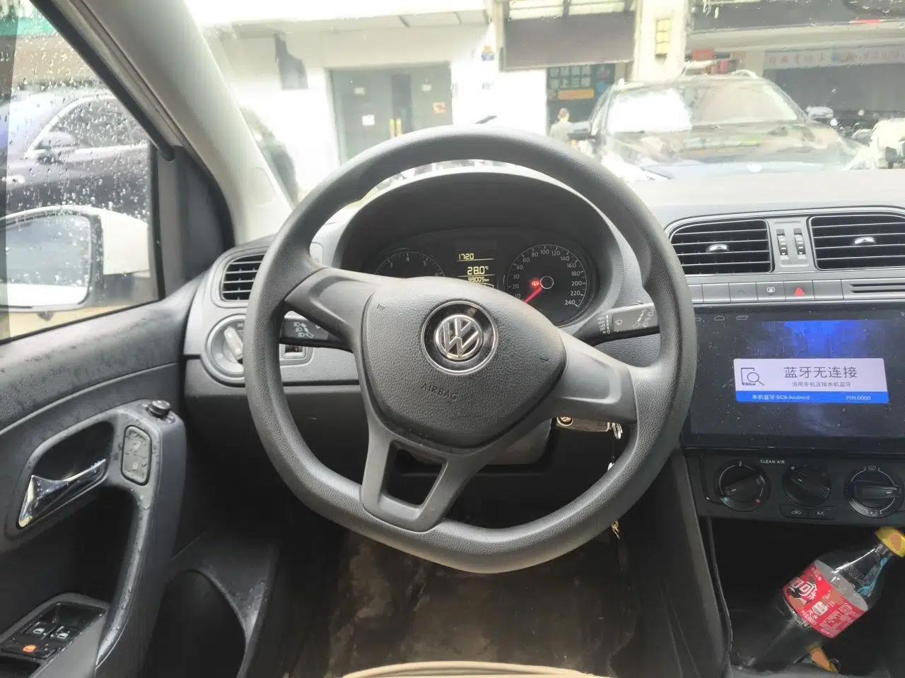 Volkswagen Polo 2016 1.4L Manual Fashion Model — миниатюра 10