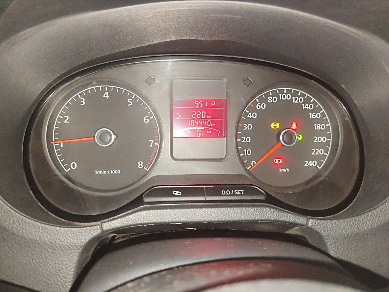 Volkswagen Polo 2011 1.4L Automatic ZhiShang Version — миниатюра 11