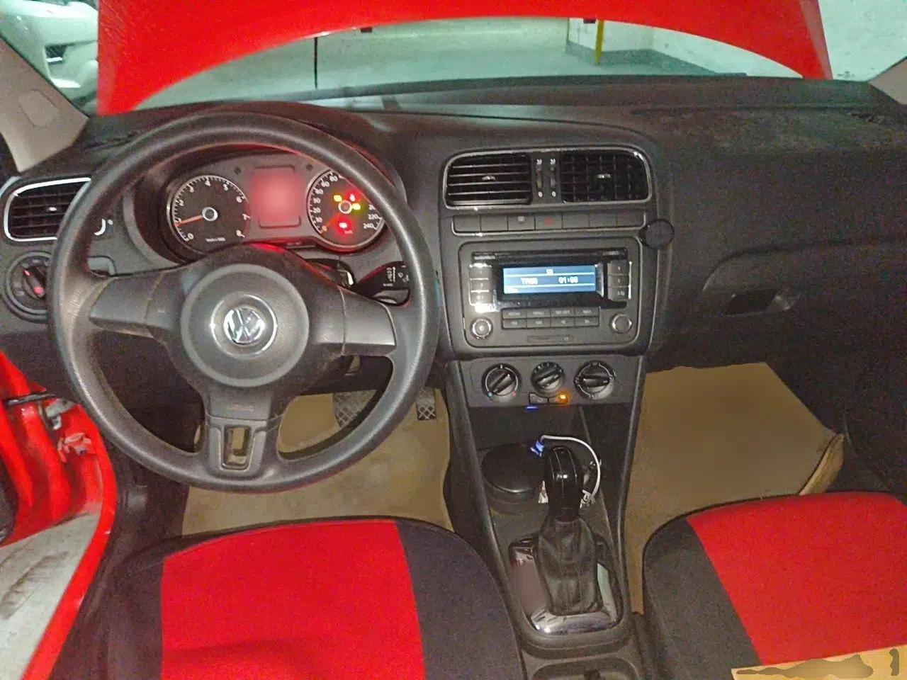 Volkswagen Polo 2011 1.4L Automatic ZhiShang Version — миниатюра 9