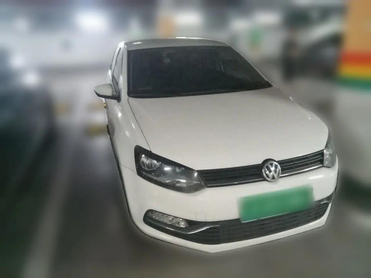 Volkswagen Polo 2016 1.4L Manual Fashion Model — миниатюра 2