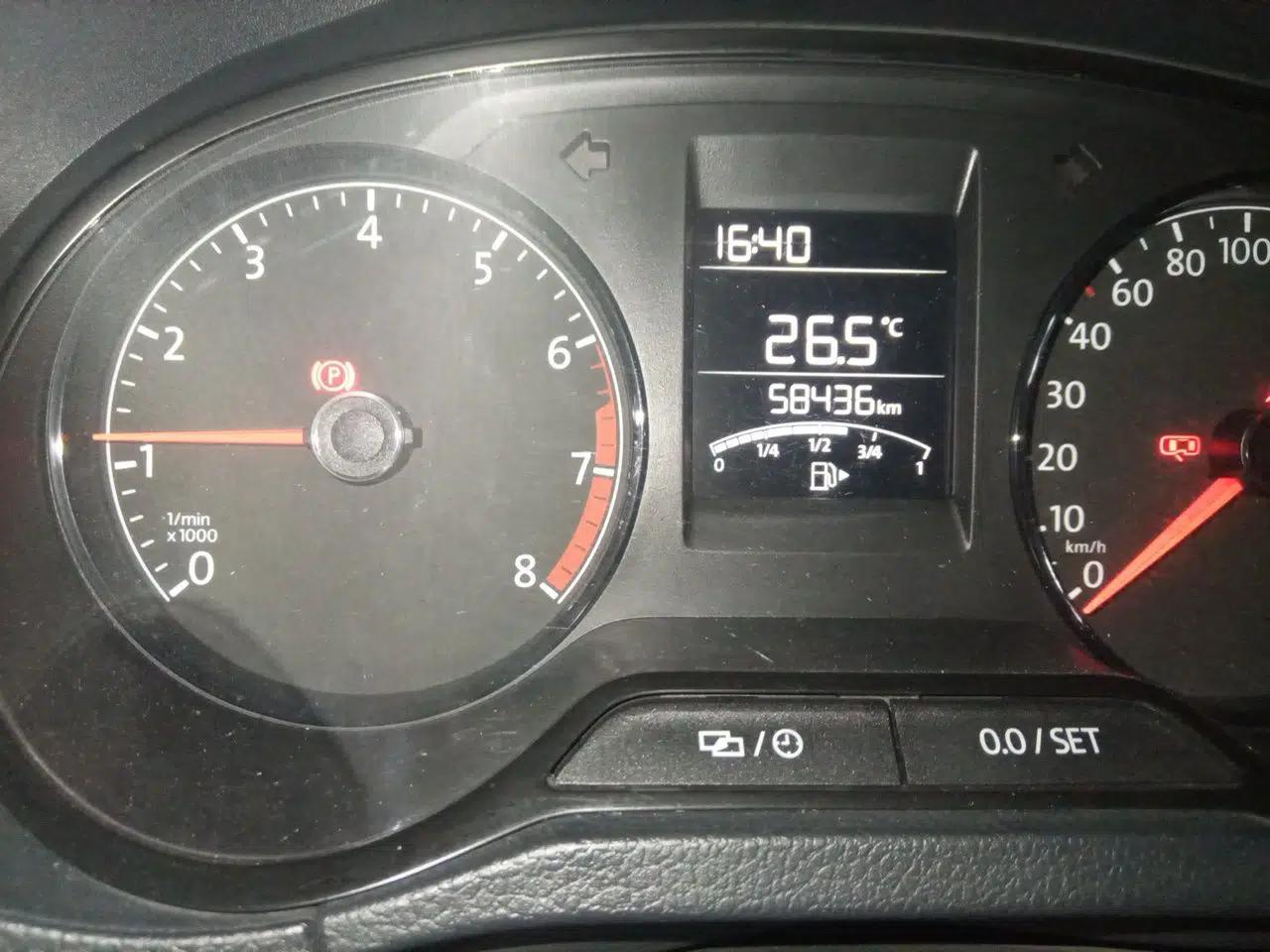 Volkswagen Polo 2016 1.4L Manual Fashion Model — миниатюра 12