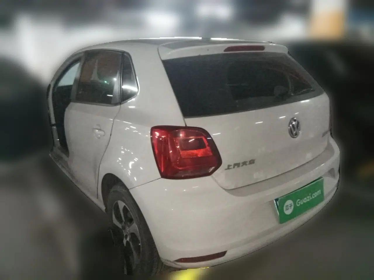 Volkswagen Polo 2016 1.4L Manual Fashion Model — миниатюра 4