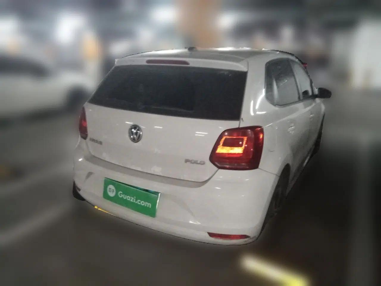 Volkswagen Polo 2016 1.4L Manual Fashion Model — миниатюра 6