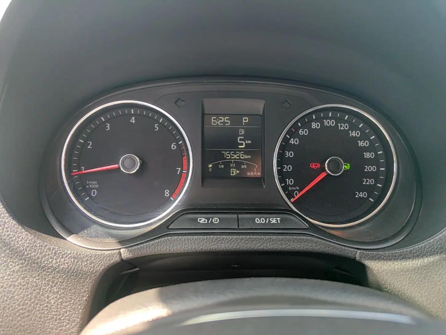 Volkswagen Polo 2016 1.6L Automatic Comfort Model — миниатюра 14