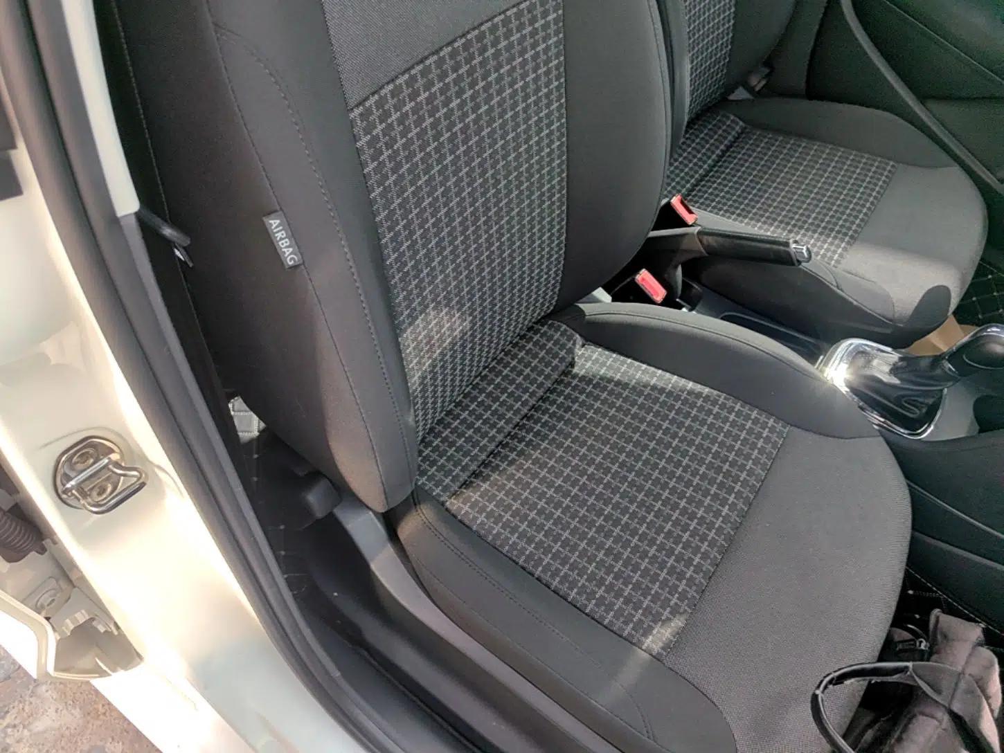 Volkswagen Polo 2016 1.6L Automatic Comfort Model — миниатюра 19