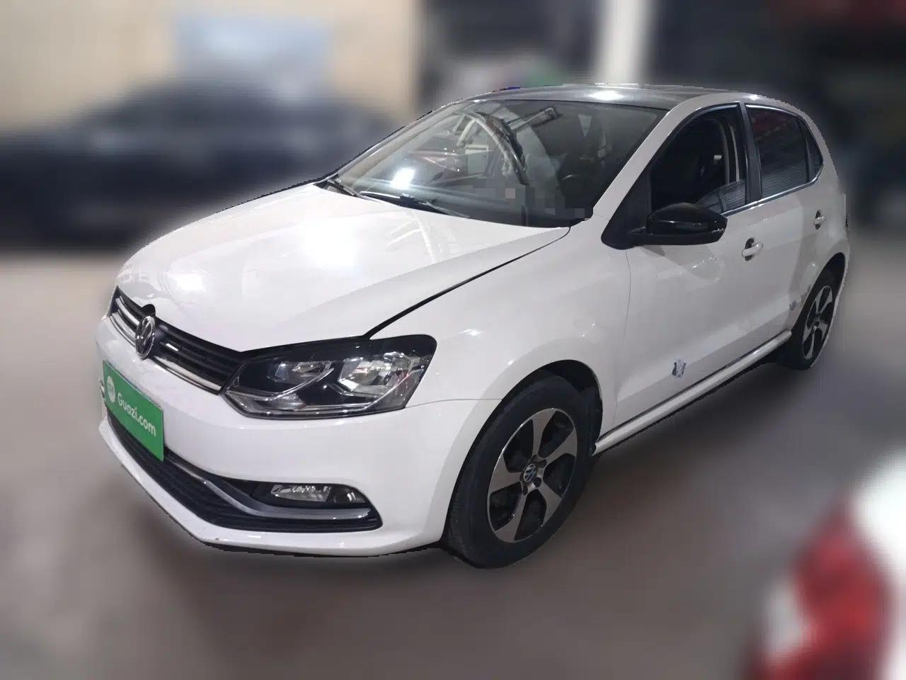 Volkswagen Polo 2016 1.6L Automatic Comfort Model — миниатюра 1