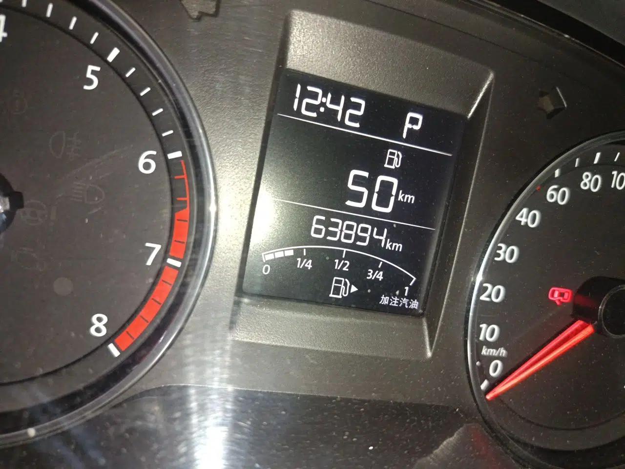 Volkswagen Polo 2016 1.6L Automatic Comfort Model — миниатюра 11