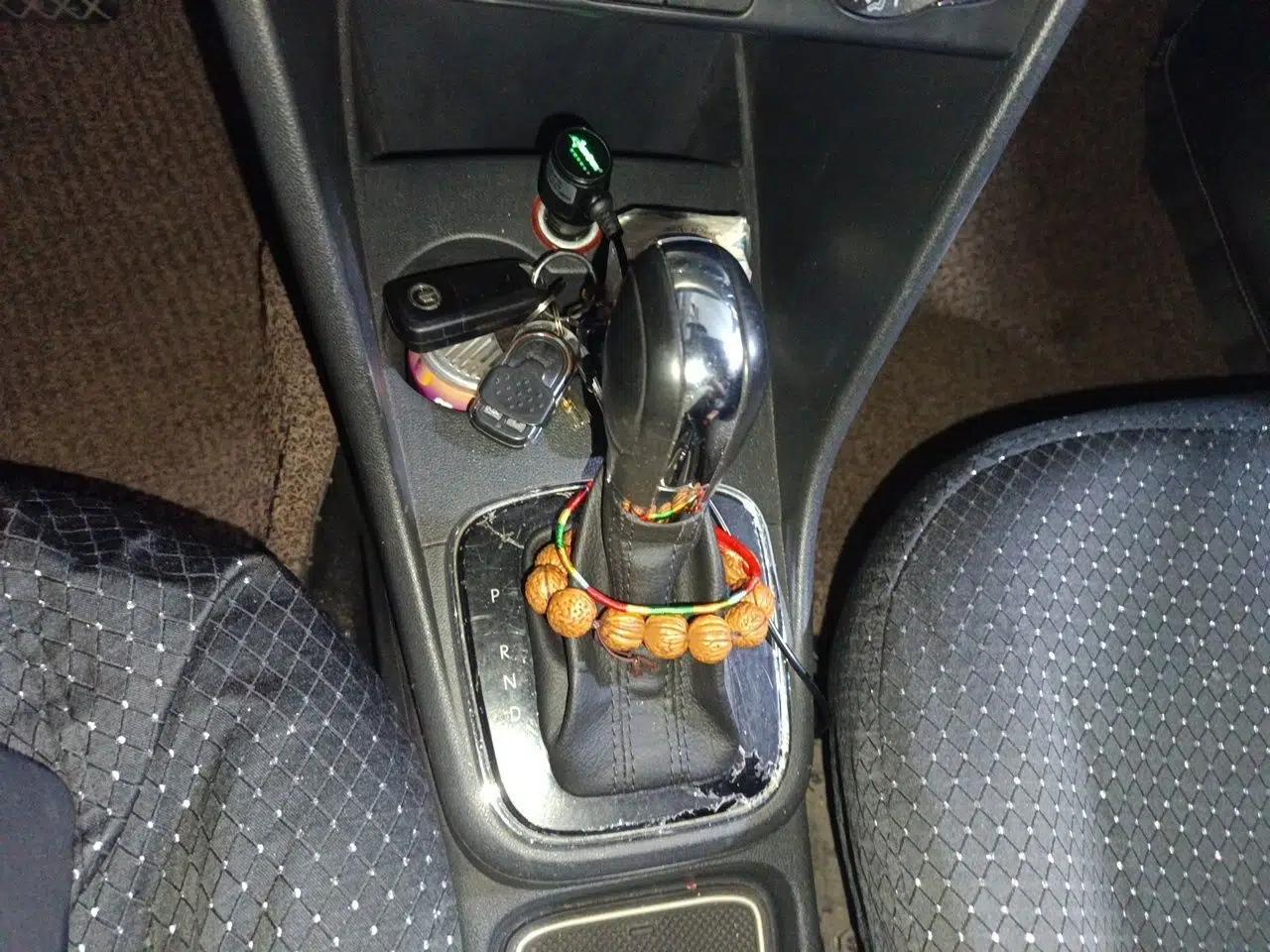 Volkswagen Polo 2016 1.6L Automatic Comfort Model — миниатюра 13