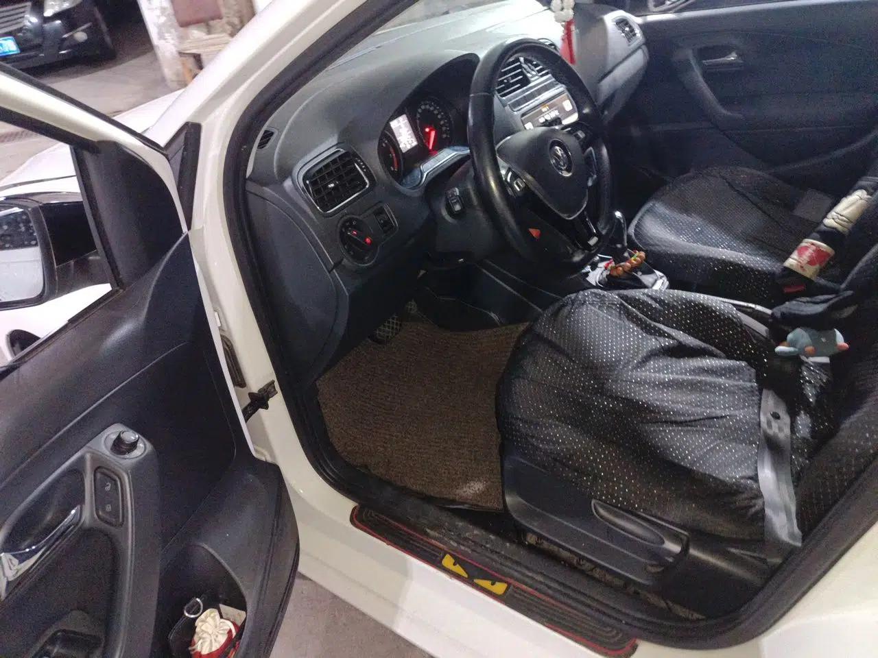 Volkswagen Polo 2016 1.6L Automatic Comfort Model — миниатюра 19