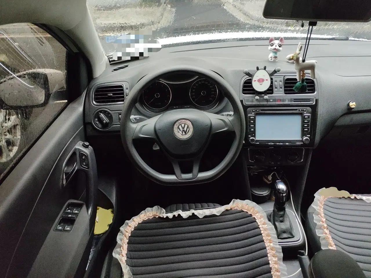 Volkswagen Polo 2014 1.6L Automatic Comfort Edition — миниатюра 7
