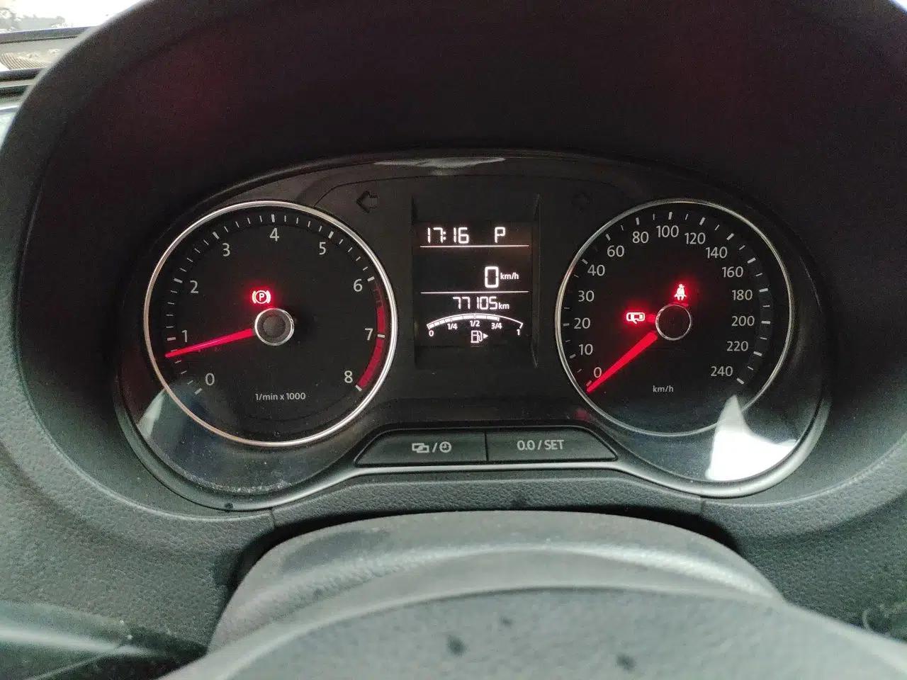 Volkswagen Polo 2014 1.6L Automatic Comfort Edition — миниатюра 8