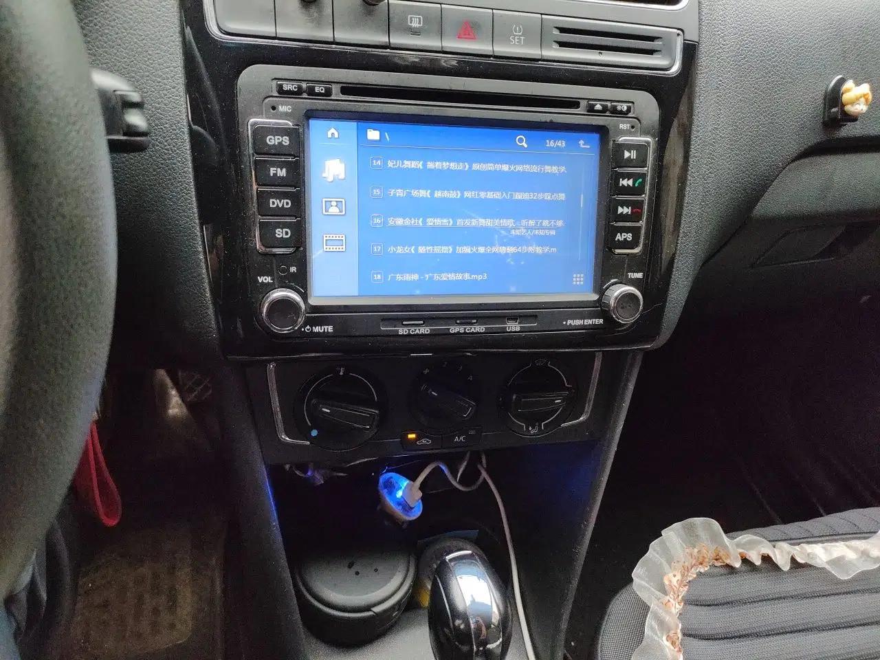 Volkswagen Polo 2014 1.6L Automatic Comfort Edition — миниатюра 10