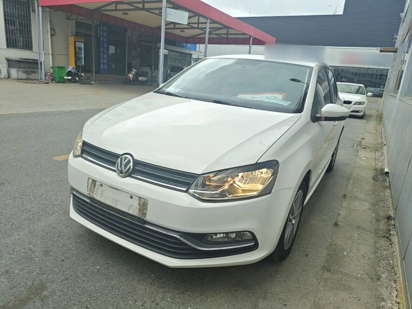 Volkswagen Polo 2016 1.6L Automatic Comfort Model — миниатюра 1