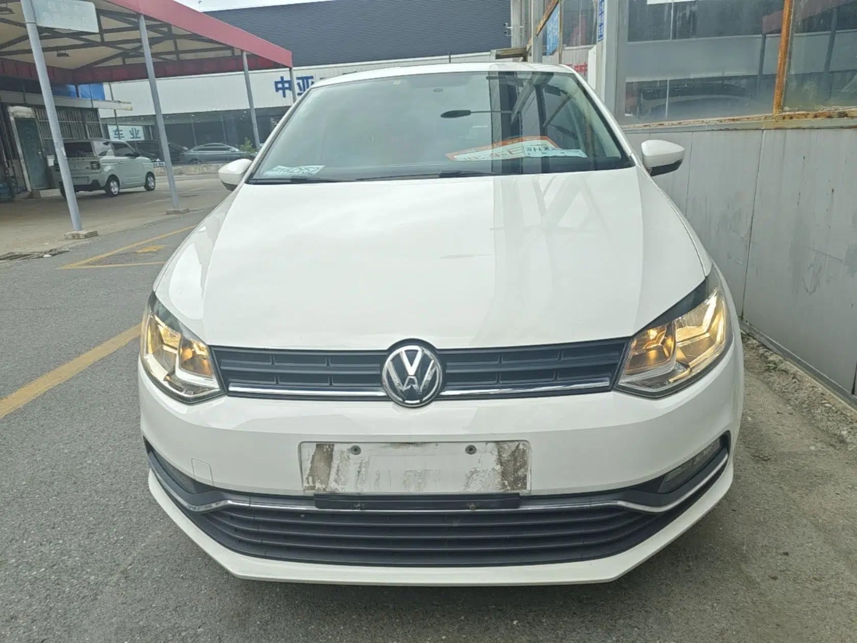Volkswagen Polo 2016 1.6L Automatic Comfort Model — миниатюра 2