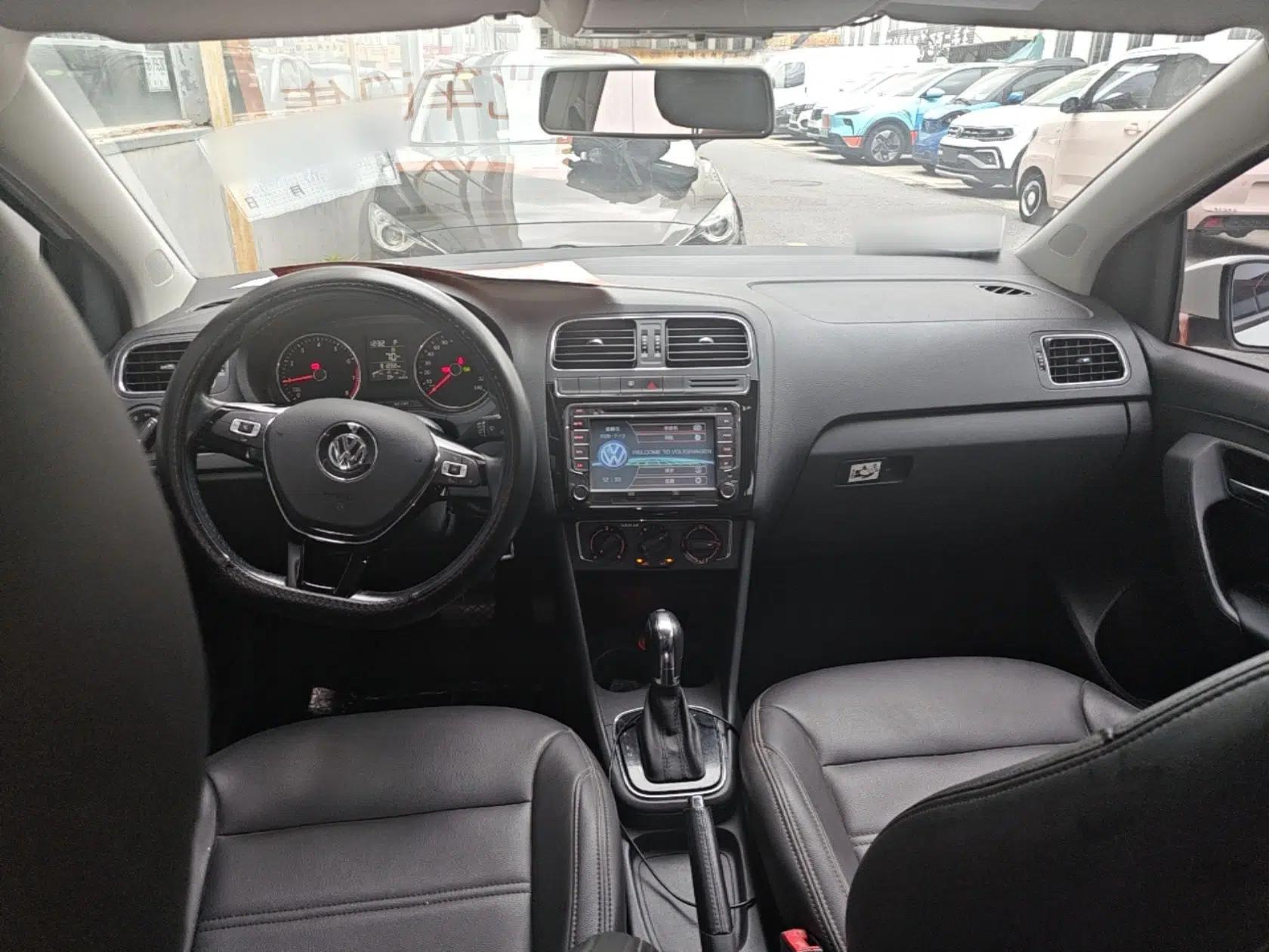 Volkswagen Polo 2016 1.6L Automatic Comfort Model — миниатюра 17