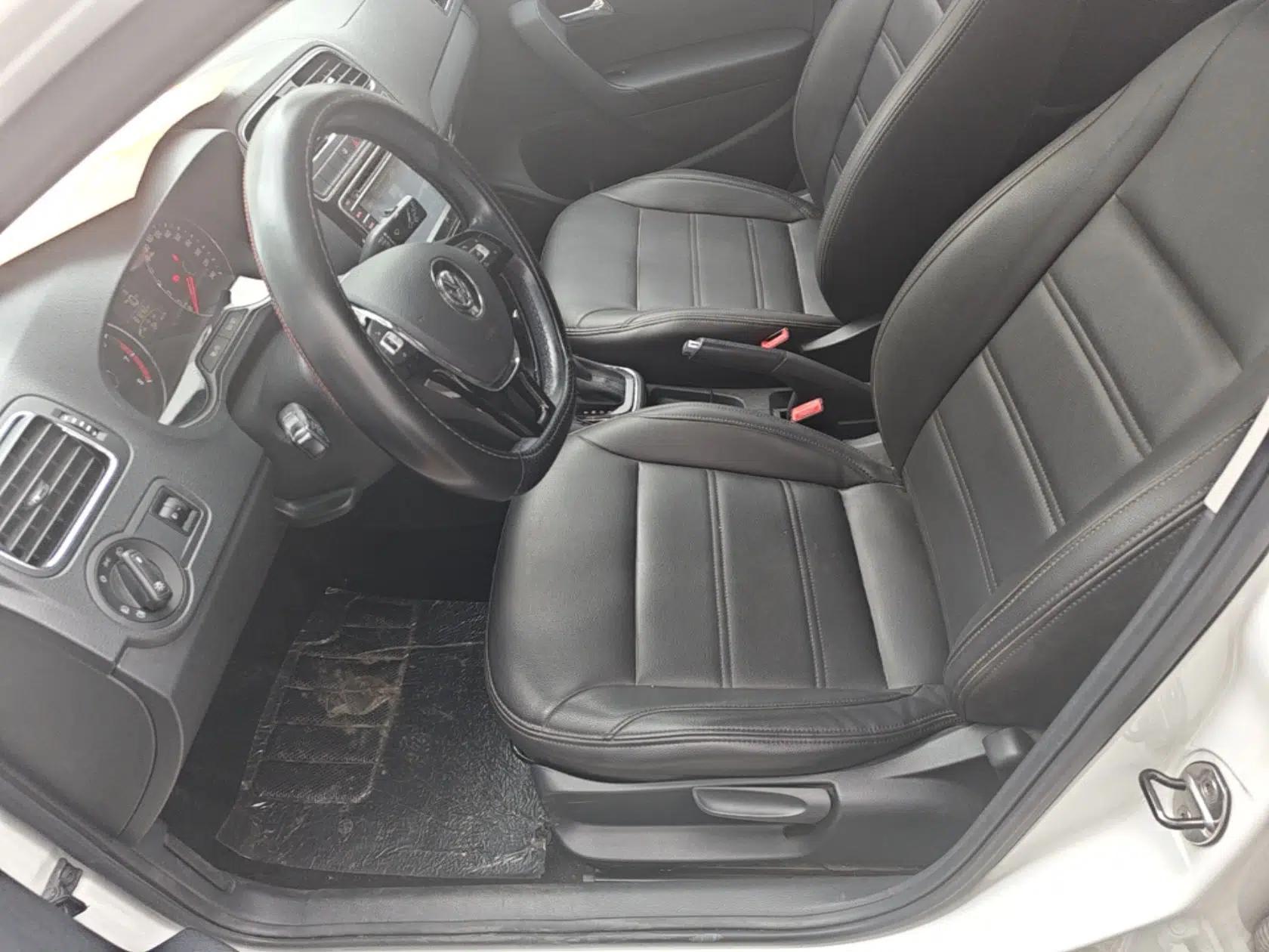 Volkswagen Polo 2016 1.6L Automatic Comfort Model — миниатюра 22